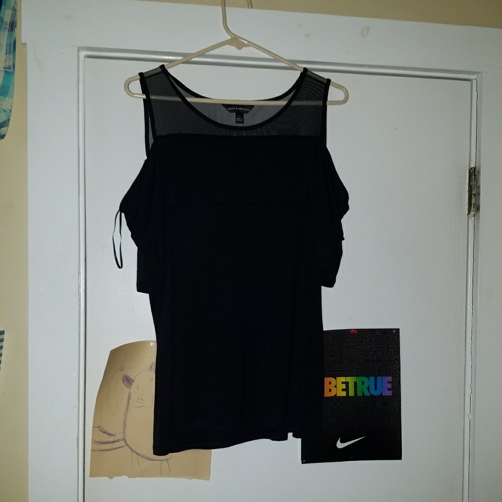 XL Black cold shoulder blouse